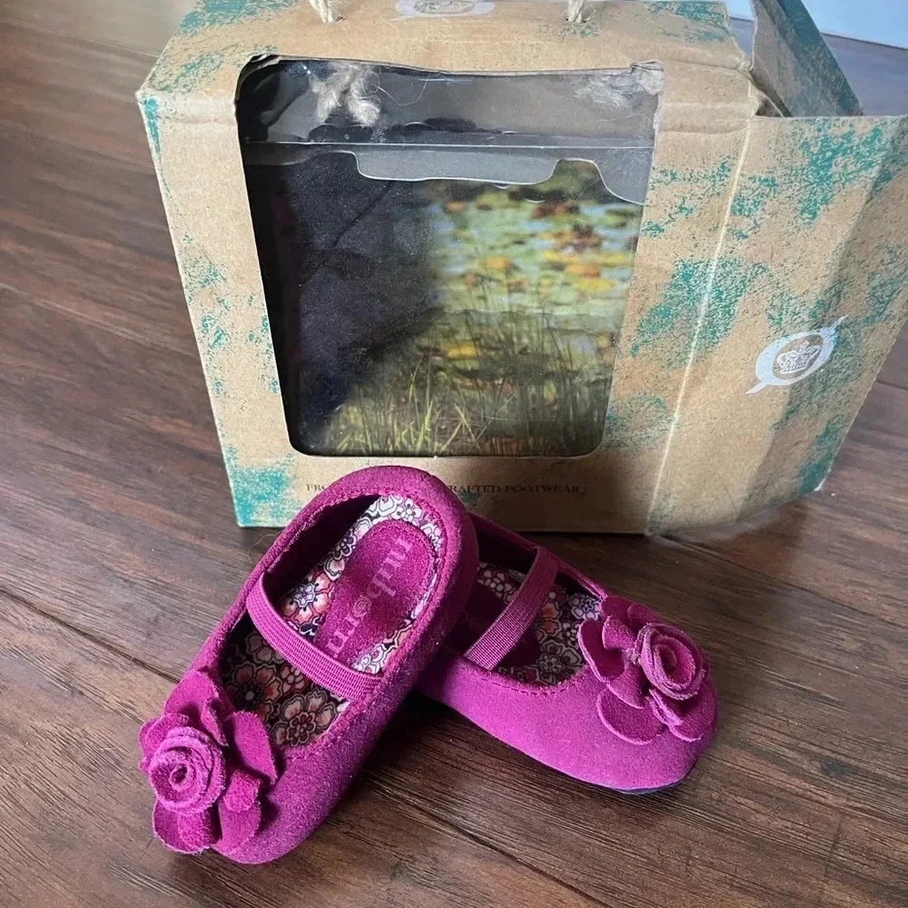 Nuborn by Bjorn infant suede fuchsia dress shoesNWT- Size 1